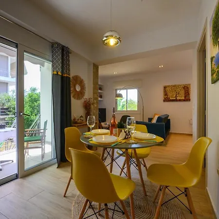 Chic Apartment In Nature, 5-Min Walk To The Beach Kalamata Exterior photo