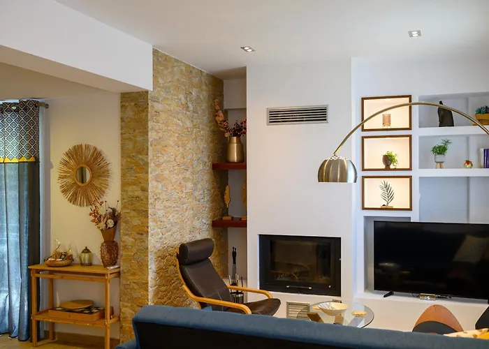Chic Apartment In Nature, 5-Min Walk To The Beach
